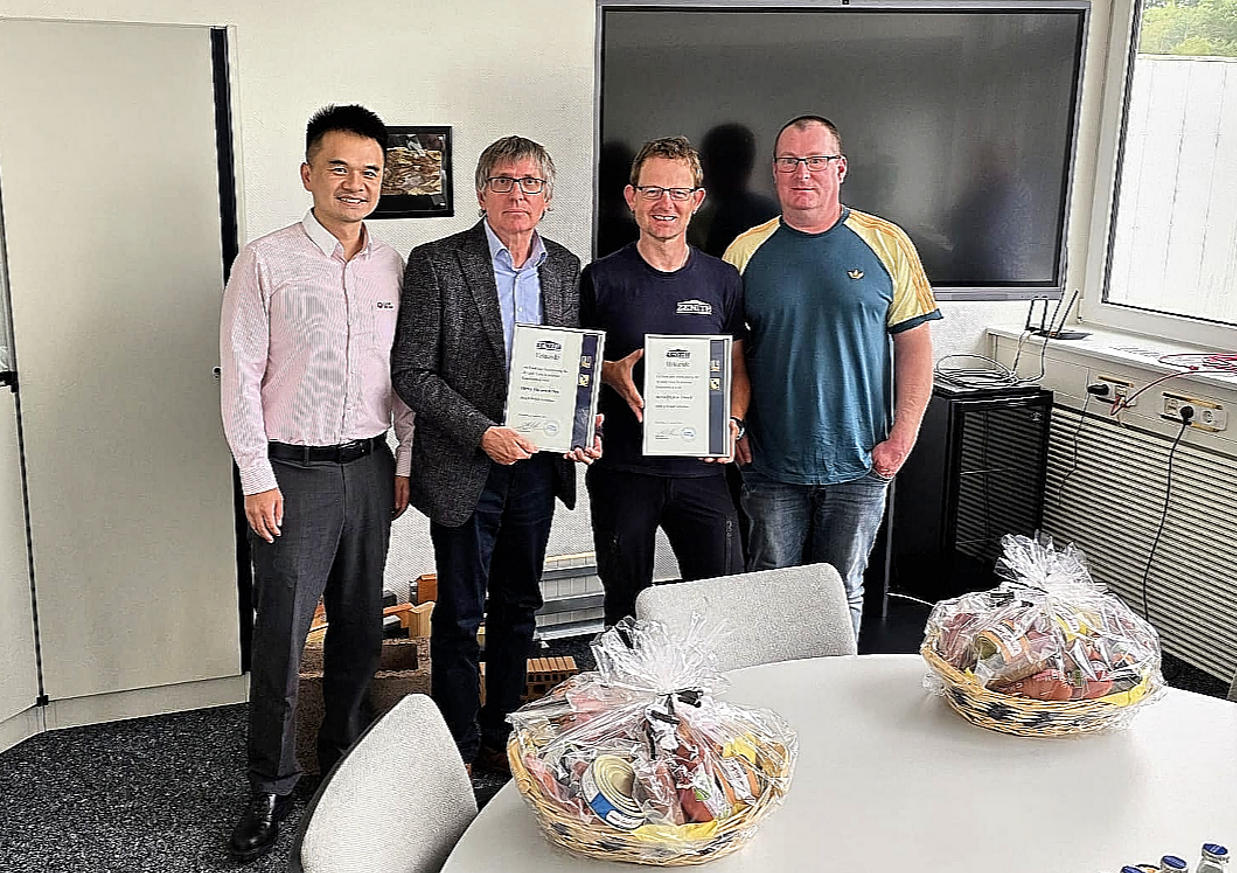 ශිල්පීයත්වයට ආචාරය, නොපසුබට උත්සාහයට ආචාරය